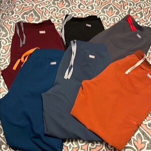 6 PAIRS~Figs Zamora Jogger ~ LIKE NEW ~ Size: Large Length: Regular